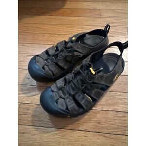 Men’s Size 8.5 KEEN Newport H2 Brown Nubuck Waterproof Sport Sandals